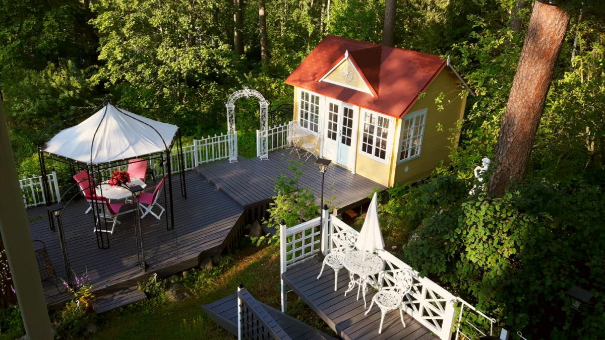 Palmako | Claudia M (13'9" x 10'6" | 123.8 sq.ft. | 1.3") Clockhouse Style Summer House