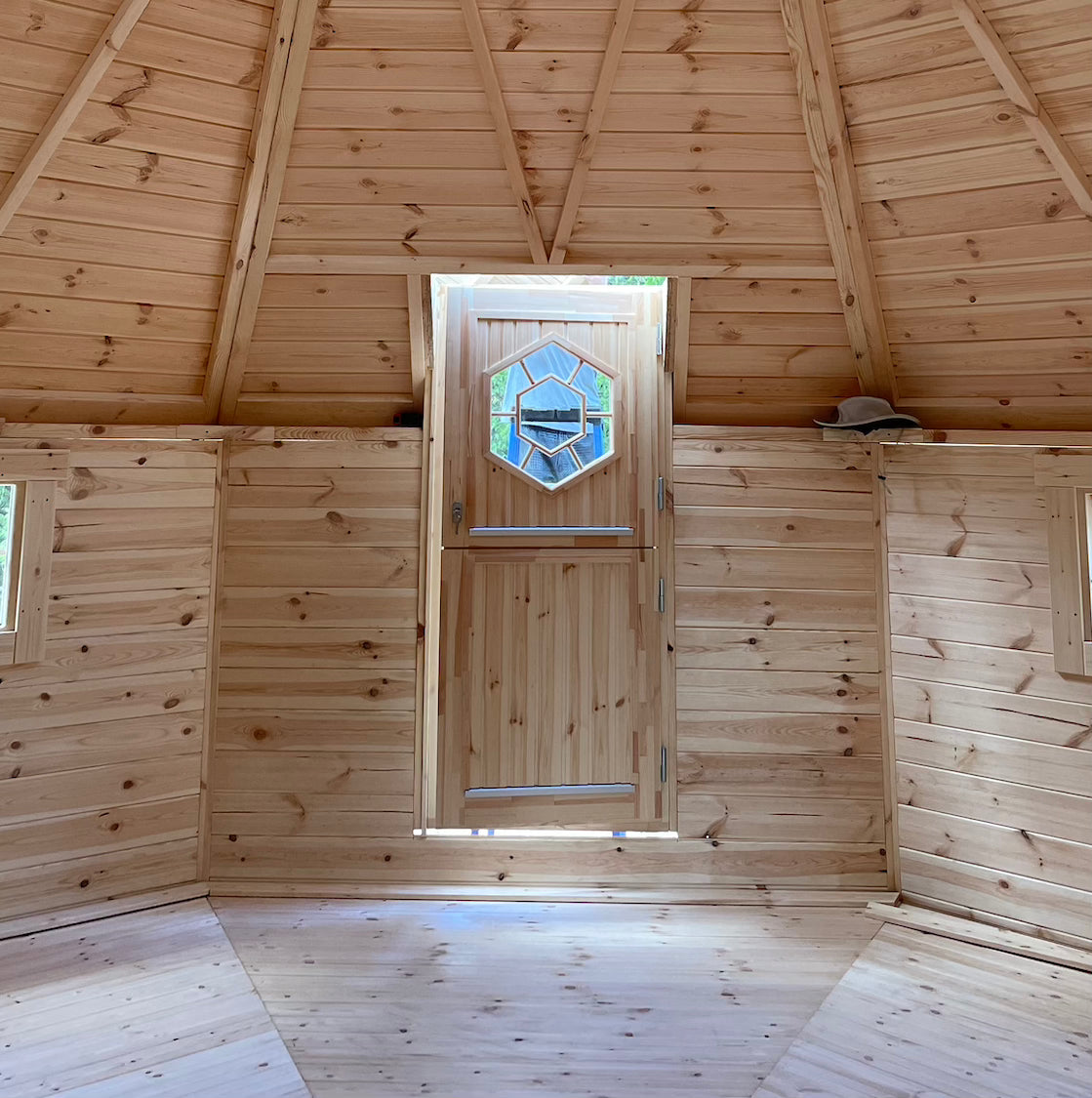 Exaco | 250 sq.ft. KOTA Grill House/Hunting Cabin Fitting 25 Adults