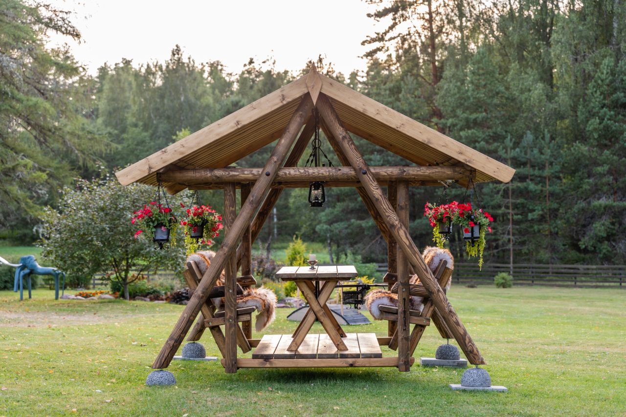 Arctic Finland House | Captain Jack Swing