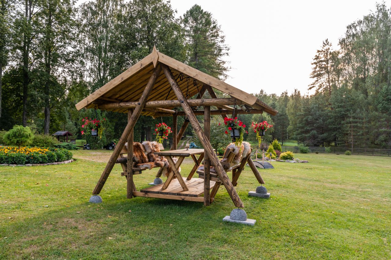 Arctic Finland House | Captain Jack Swing