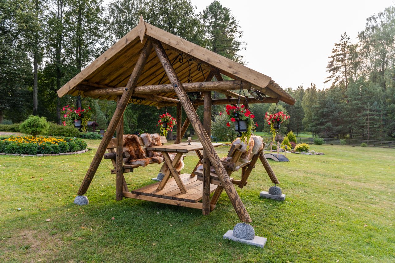 Arctic Finland House | Captain Jack Swing