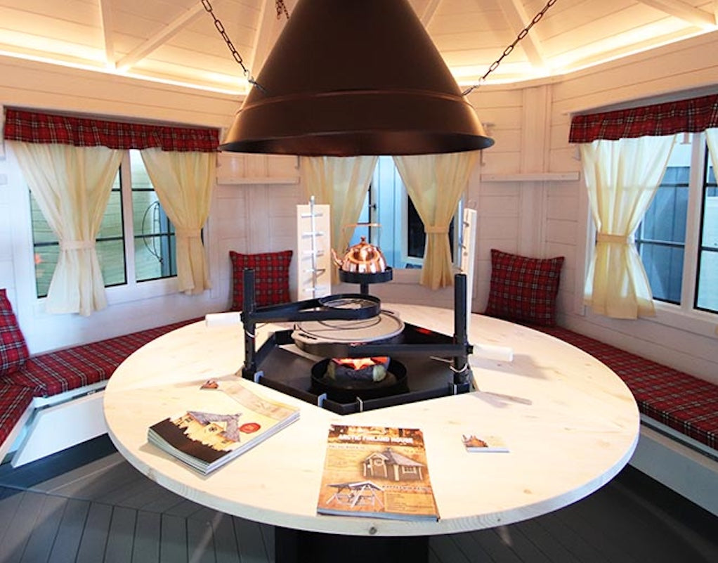 Arctic Finland House | 9m² (97 sq.ft.) Victoria Garden House For 15 Persons