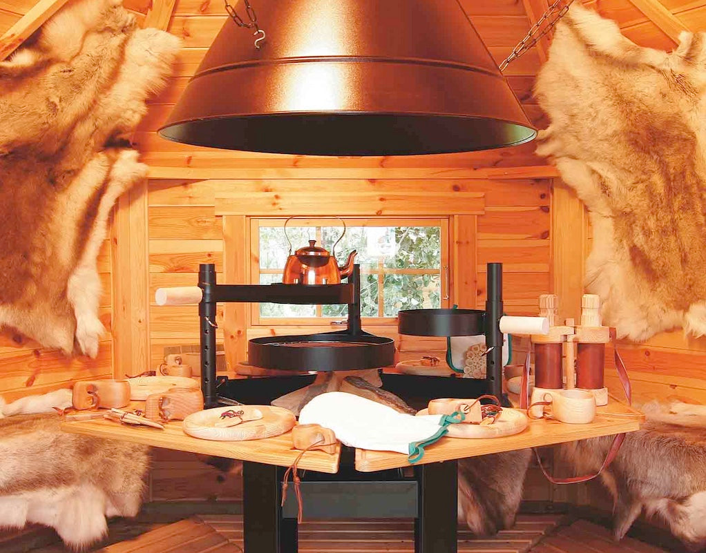 Arctic Finland House | 9m² (97 sq.ft.) Grill House “Grill Kota” For 15 Persons